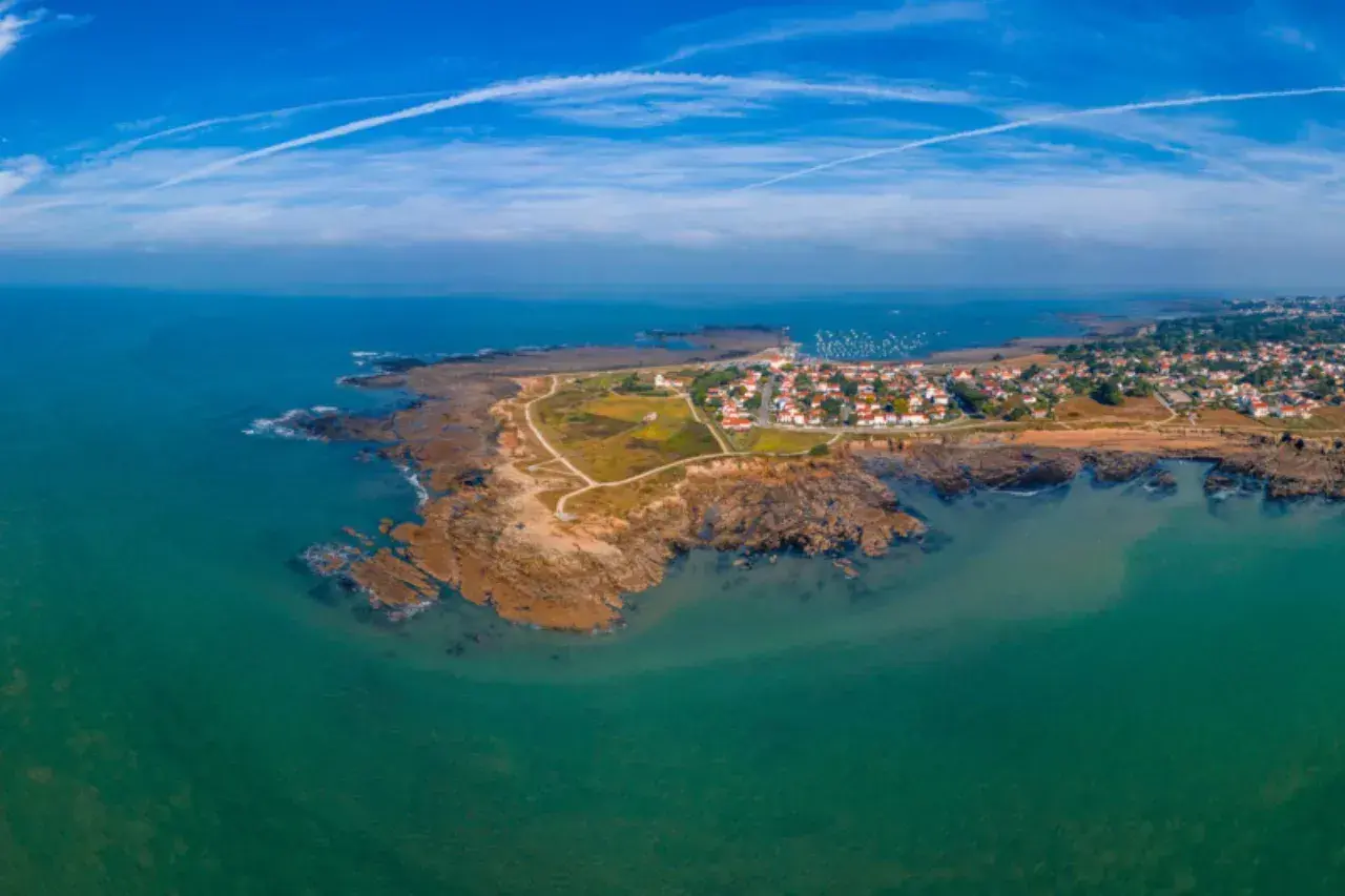 Vue sur la Côte de Jade depuis la Pointe Saint-Gildas à Préfailles